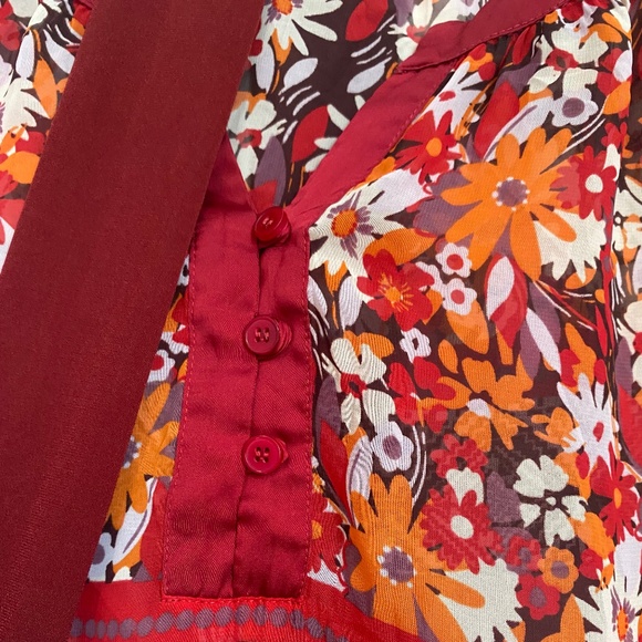 Flowered pattern blouse - Picture 1 of 6